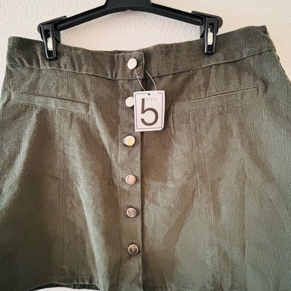 Green Mini A-Line Skirt for Casual Wear - Picture 4 of 5